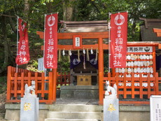 鶏石神社